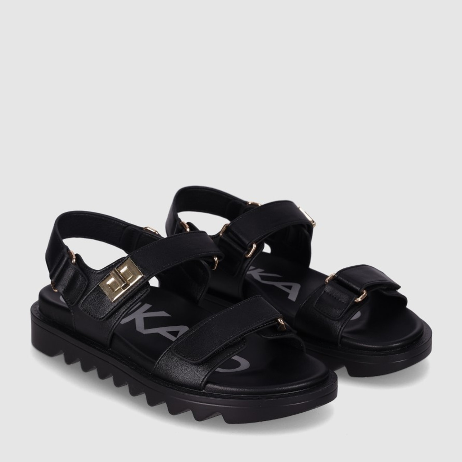 Sandalias - Negro - Tacón: Bajo