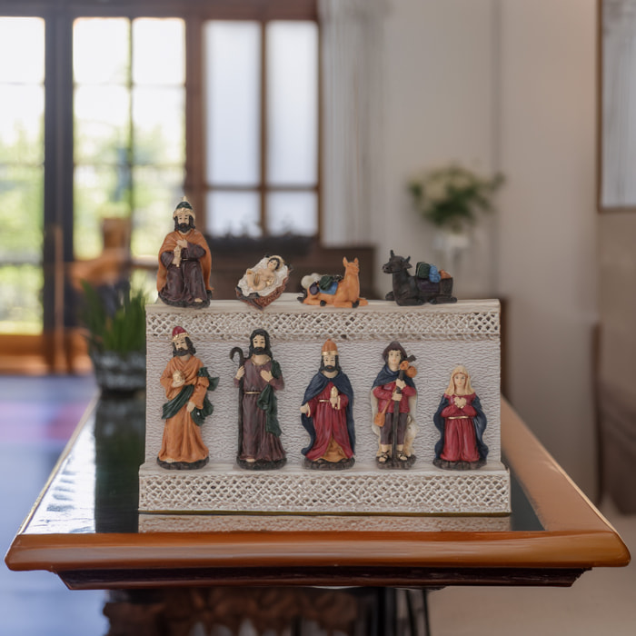 Set de 9 figuritas para belén con medidas variadas