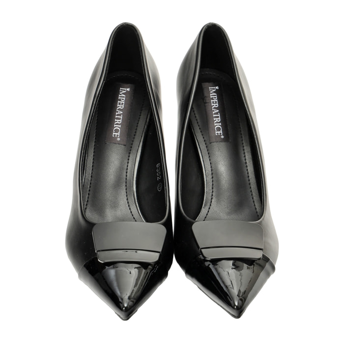 Decolletè in simil pelle con applicazione