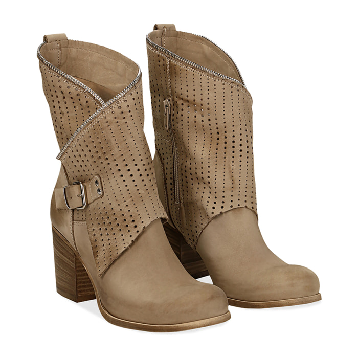 Ankle boots beige in nabuk con gambale traforato, tacco 7 cm