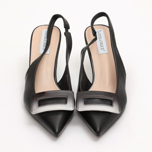 Dècolletè slingback in simil pelle con applicazione sulla punta