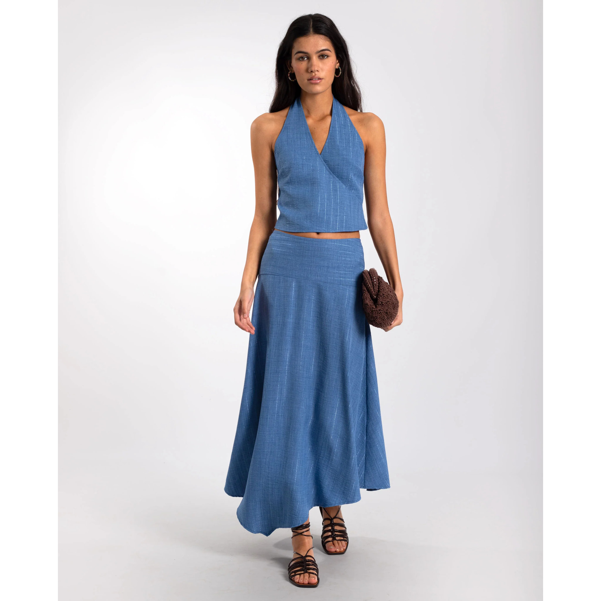 Top de mujer cruzado con cuello halter y con escote de pico