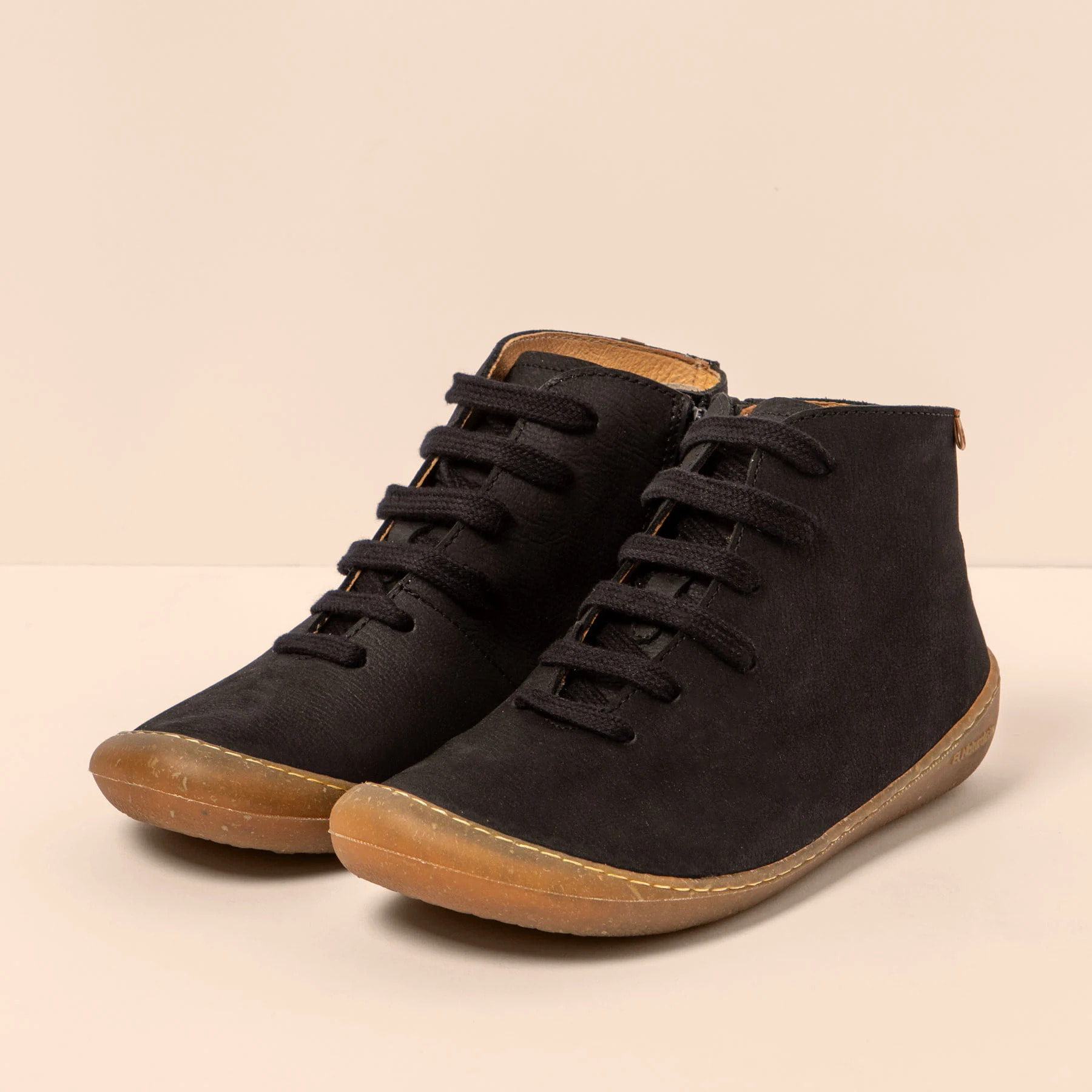 Botines N5746 PLEASANT BLACK/ PAWIKAN color Black
