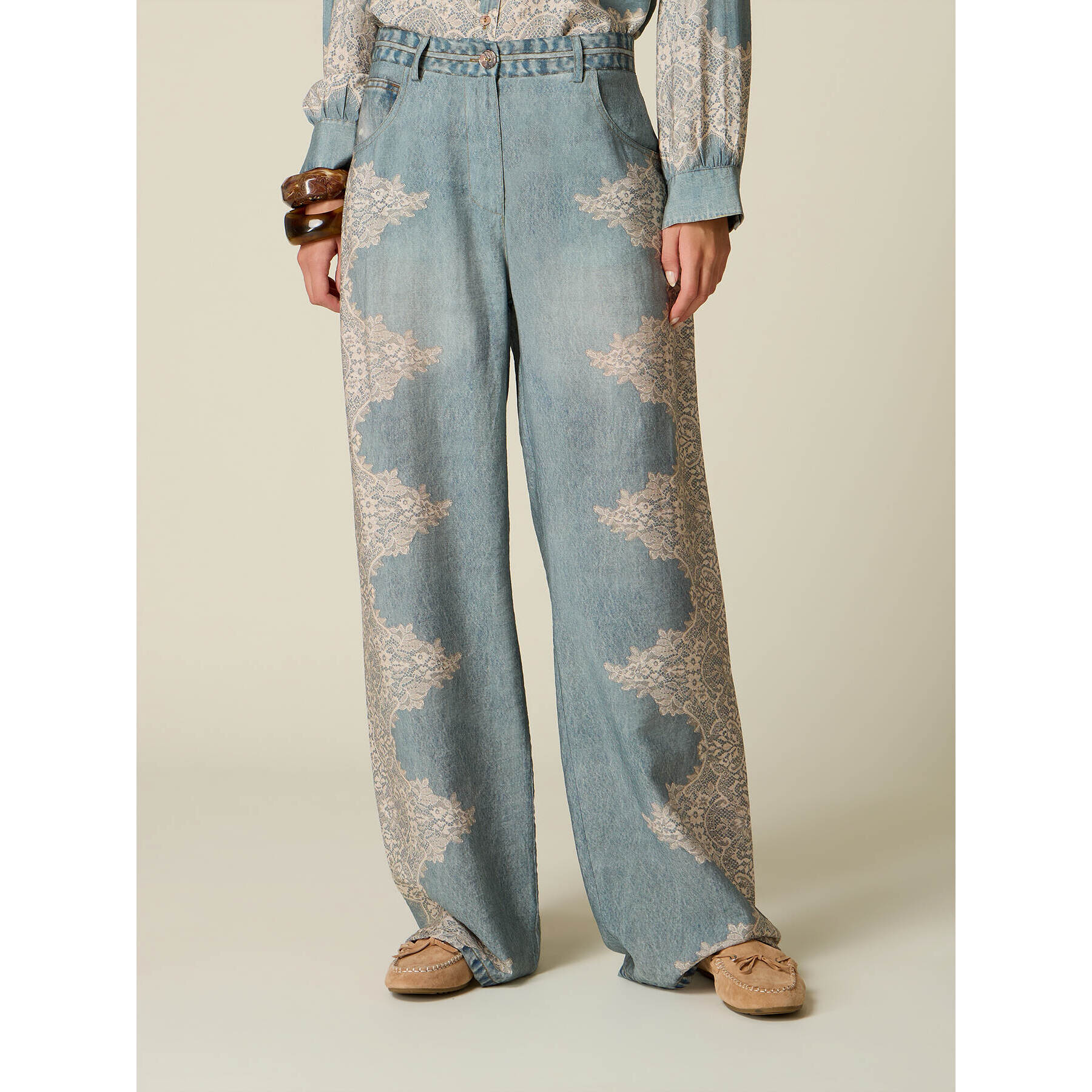 Oltre - Pantaloni palazzo effetto denim con pizzo - Azzurro