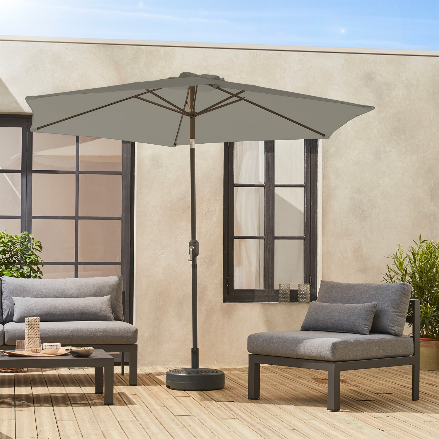 Parasol droit rond Ø300cm - Touquet Kaki - mât central en aluminium orientable et manivelle d'ouverture