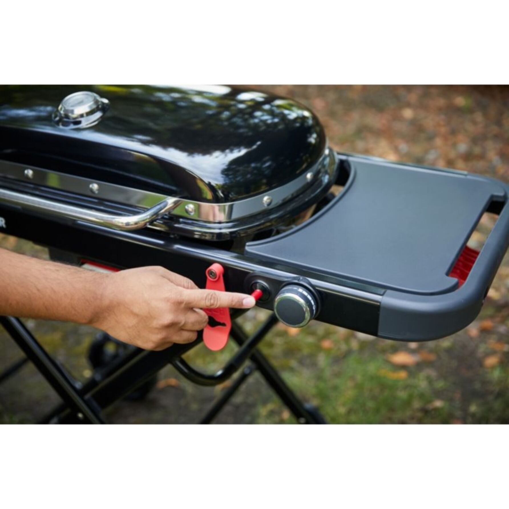 Barbecue gaz WEBER Gaz Traveler, sur chariot, 1 brûleur, surface de cuisson 63.5 x 34.3 cm