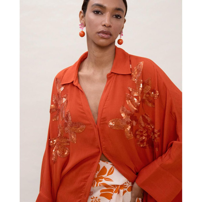 Camicia oversize con dettagli tono su tono