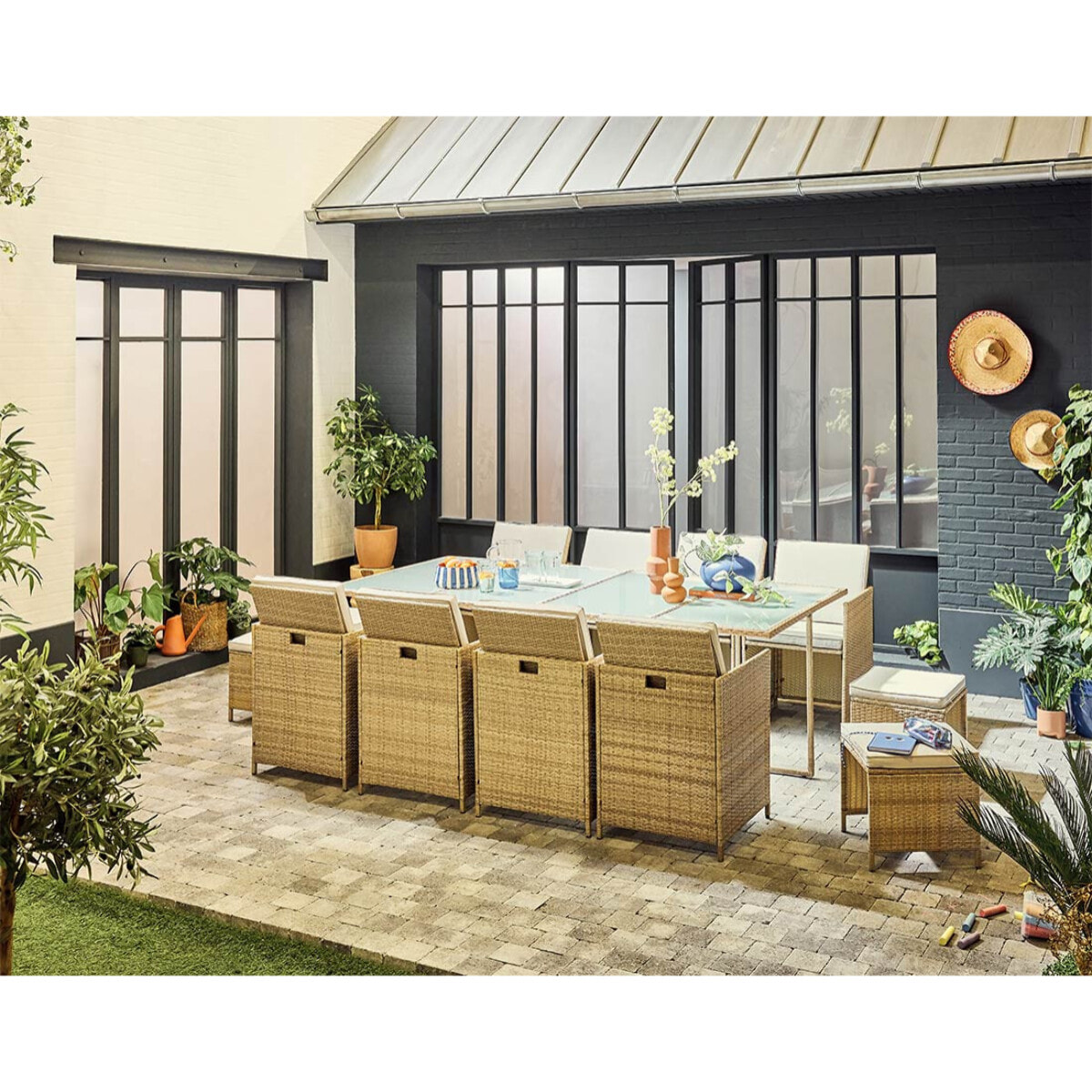 Fira – salon de jardin encastrable en résine tressée beige - 12 places - coussins beige + housse de protection - Beige