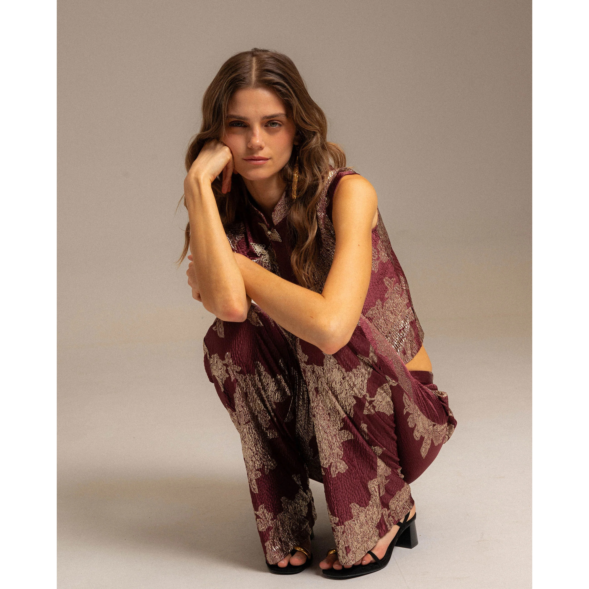 Pantalón de mujer jacquard fluido.