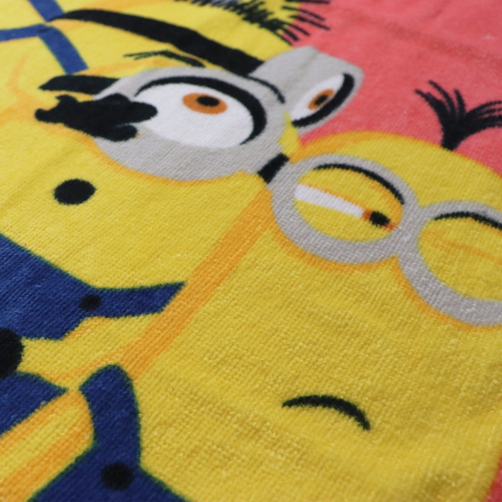 Serviette de bain et de plage imprimée 100% coton, MINIONS BANANA