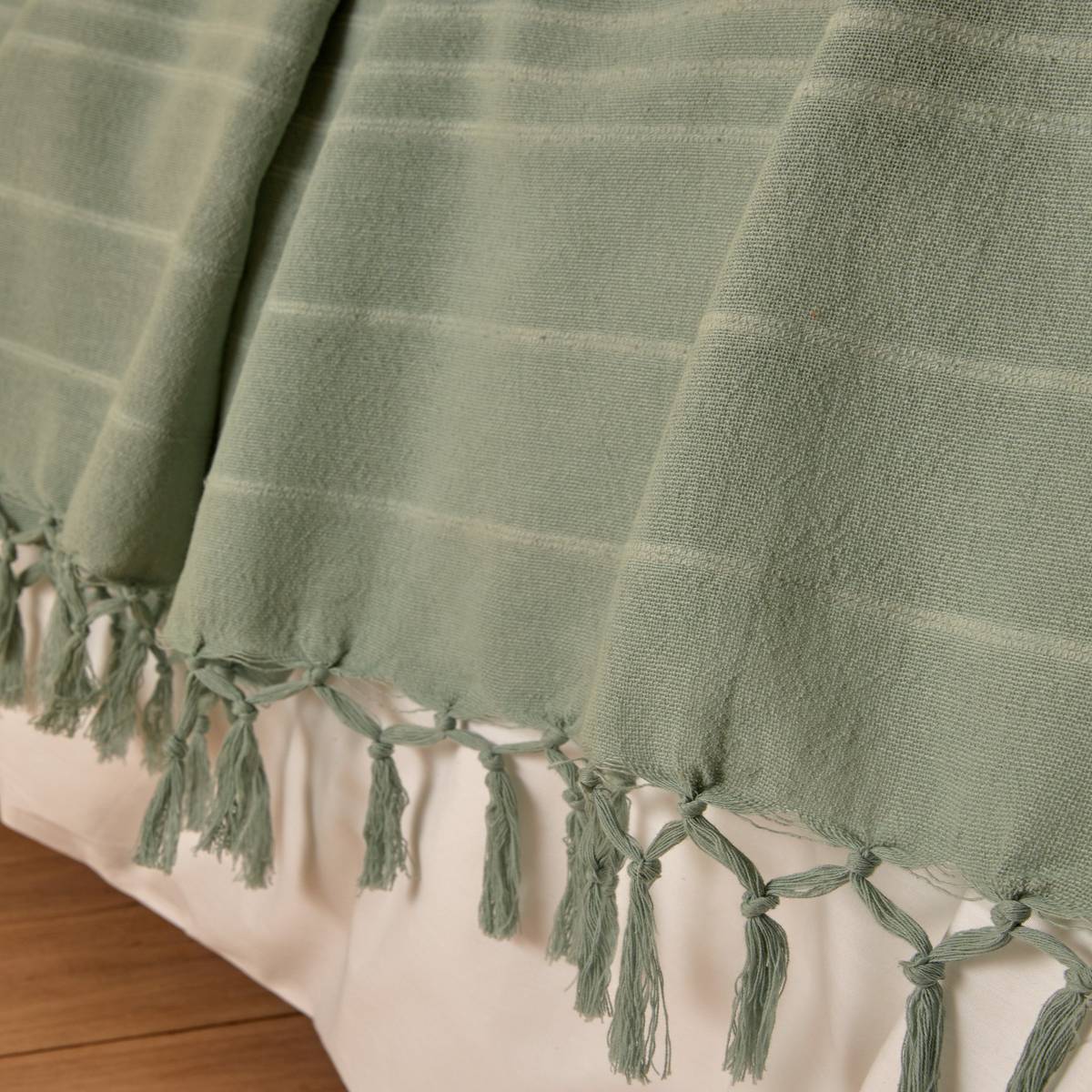Jeté de lit Anjali 220x160 vert céladon en coton