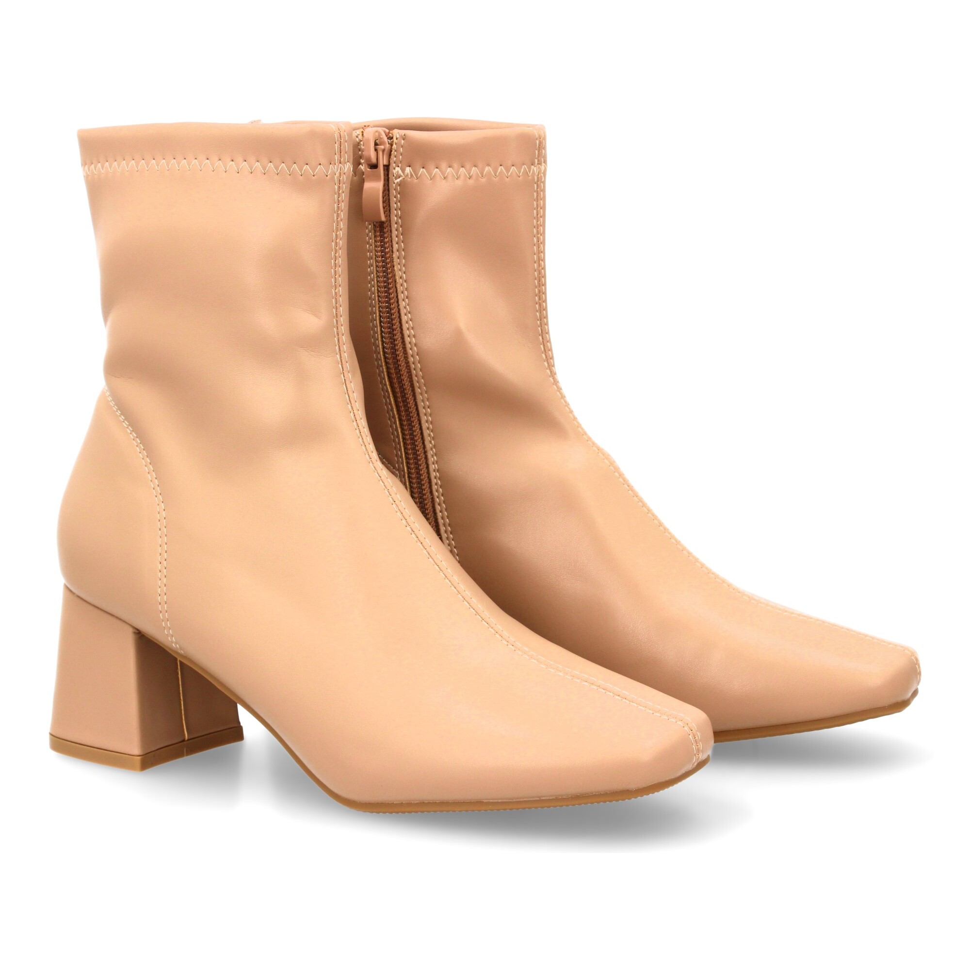 Botín caña media con tacón cuadrado