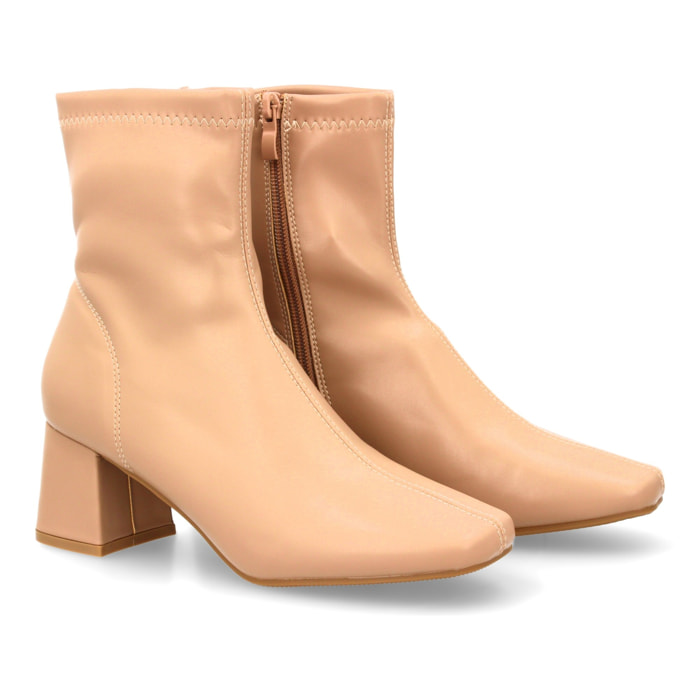 Botín caña media con tacón cuadrado