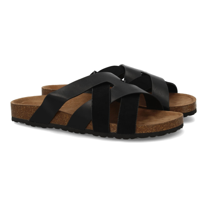 Sandalia para hombre con tiras cruzadas.