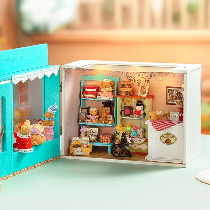 Tienda La historia del Oso. Maqueta 3D con diseño de panel de puerta abierta, realista con gran detalle, cubierta antipolvo y luces led.