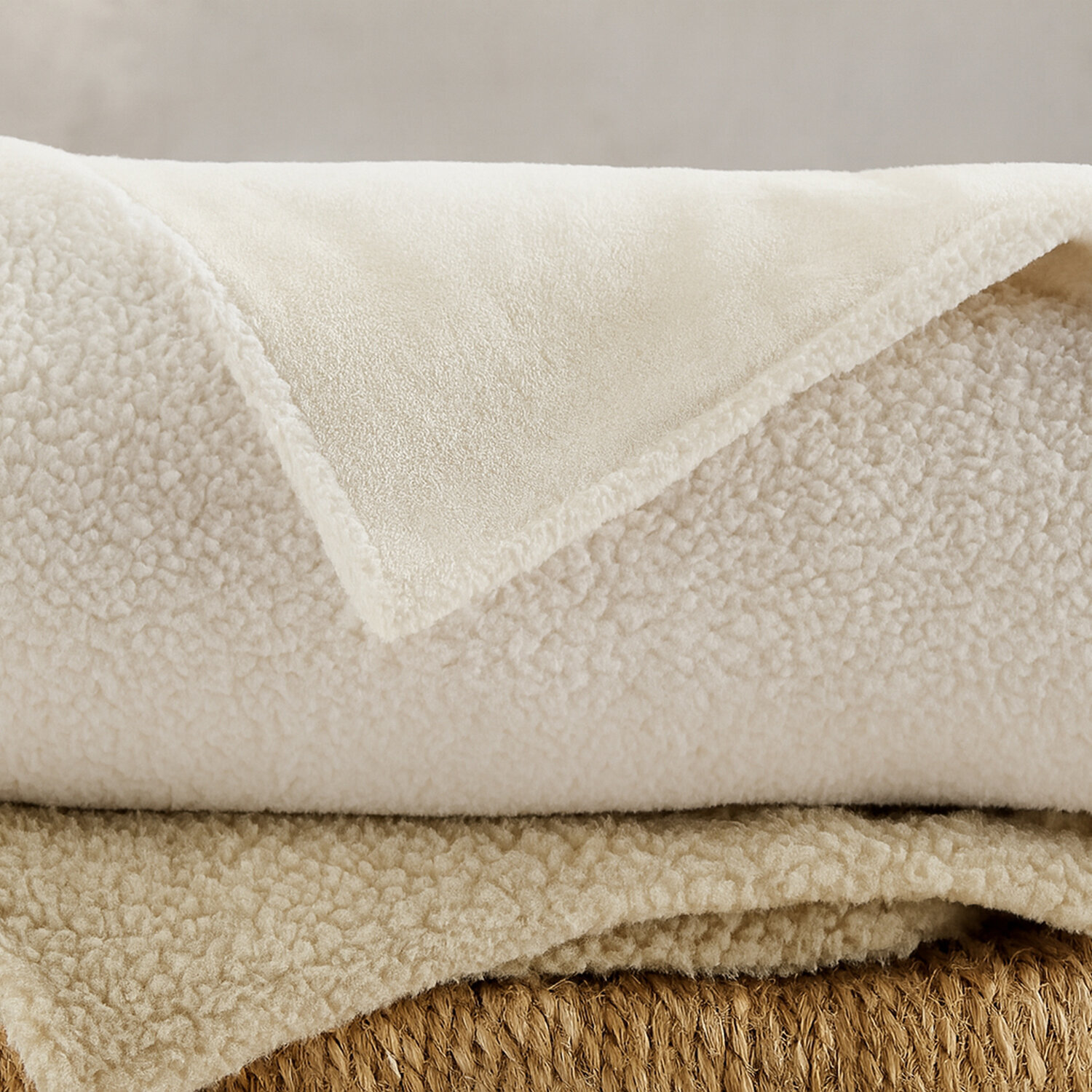 Plaid 100% polyester 400gsm Moona