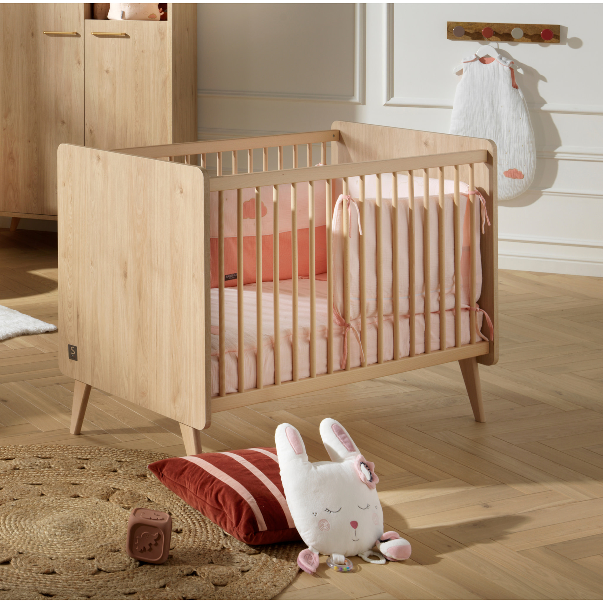 Chambre bébé complète Arty, Lit 120x60 et Commode à langer - Chêne suave