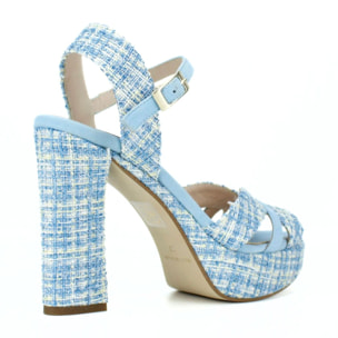 Sandalia chanel cielo con plataforma. Tacón 9 cm