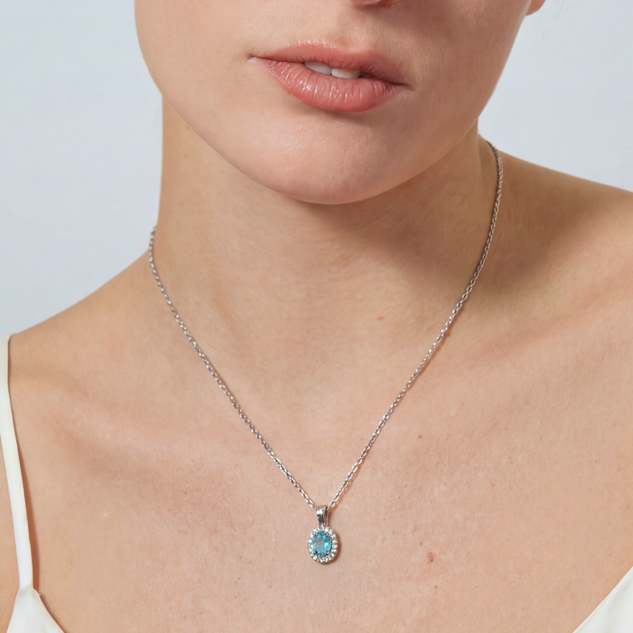 Collar Lynor acabado plata