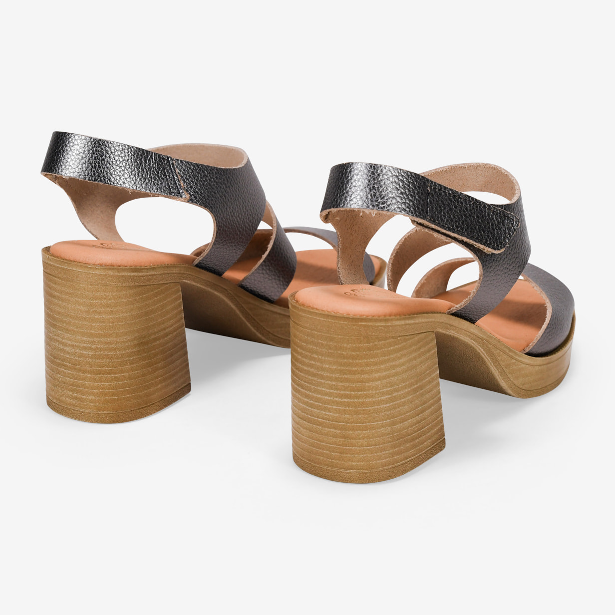 Sandalias de tacón plomo en piel con cierre de velcro