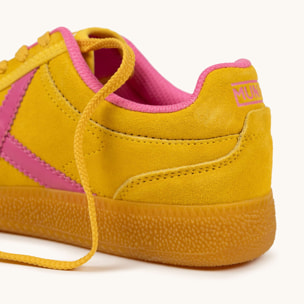 Zapatilla de Ante en Color Amarillo Mostaza MUNICH RUMBA WMN 23