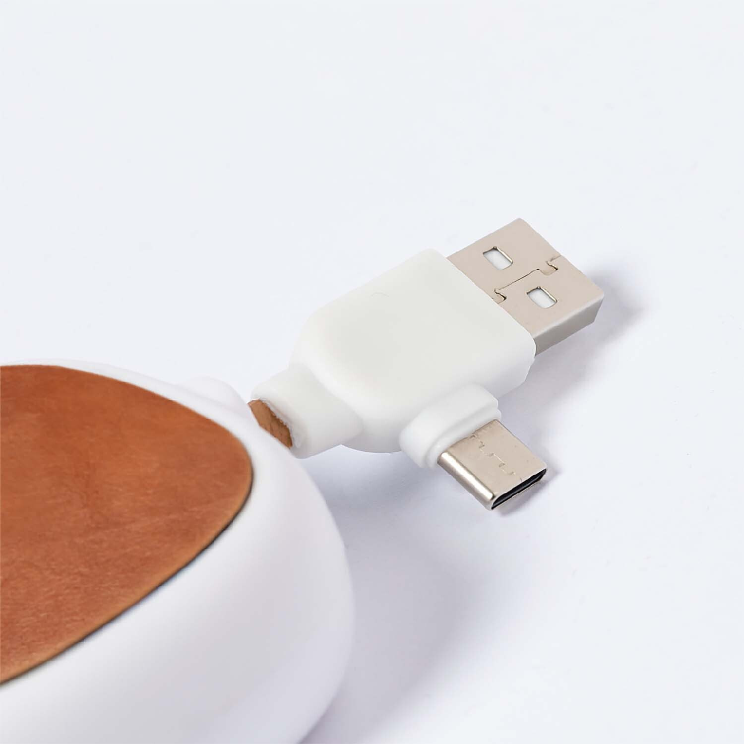 Cavo caricabatterie RABS e cavo estensibile in pelle. Connessione Micro USB, Tipo C e Lightning 5 V CC 2,4 A