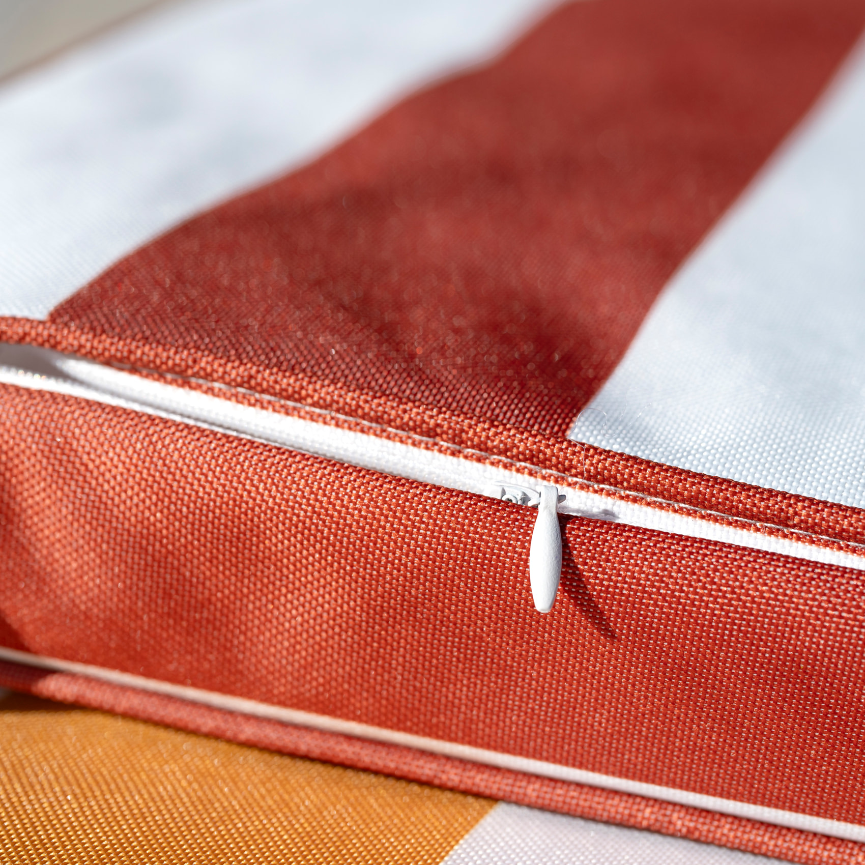 Galette de chaise imperméable déhoussable à rayures ARCACHON - Terracotta