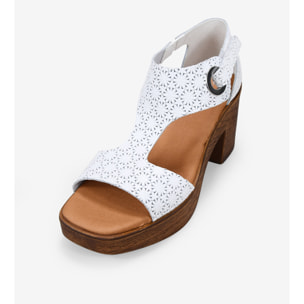 Sandalias de piel blancas con tacón efecto madera