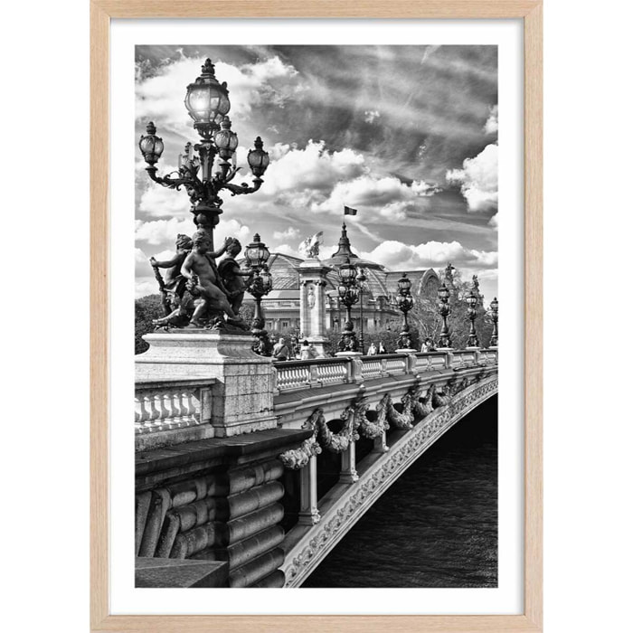 Affiche Paris, Vue du pont Alexandre III Affiche + cadre en bois - Chêne