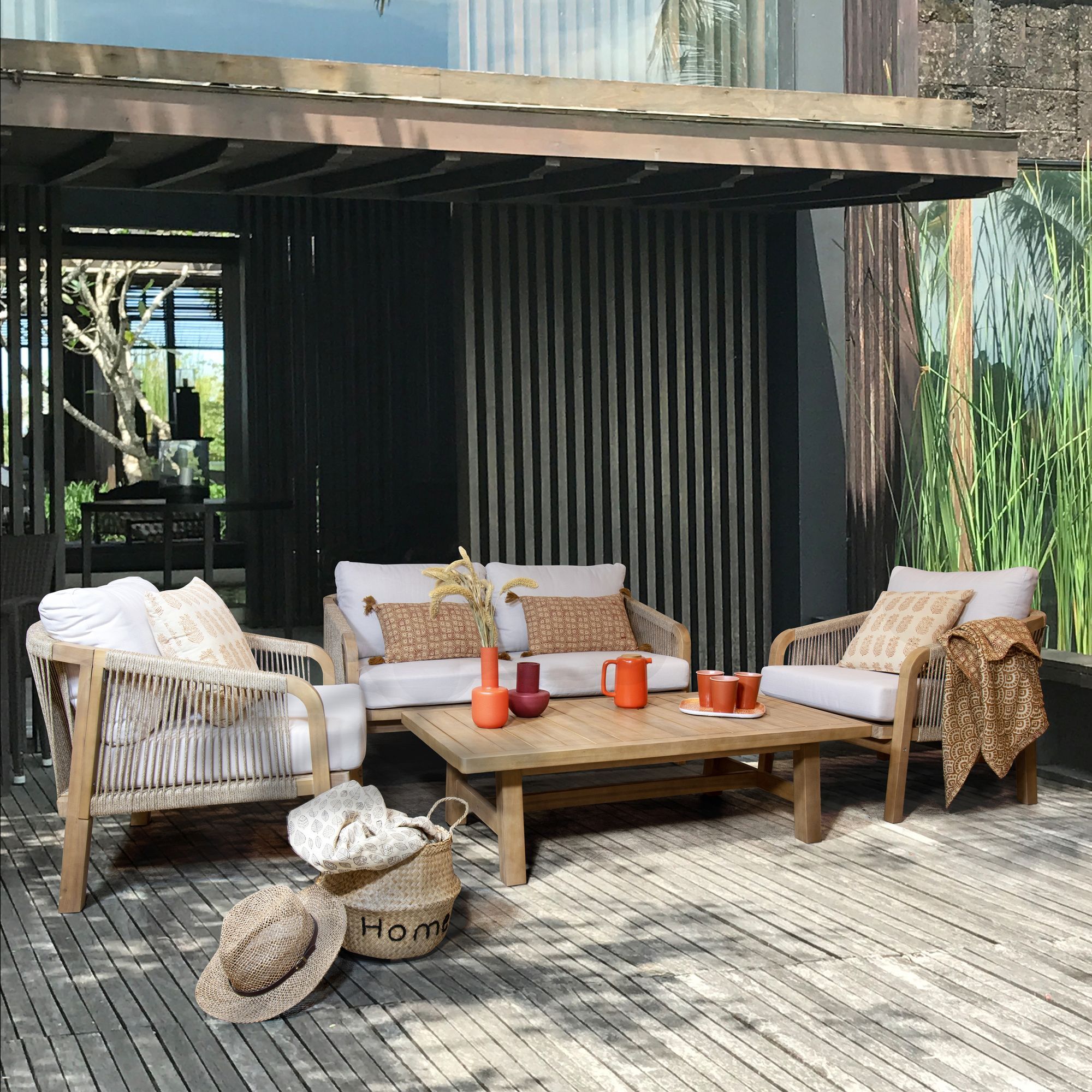 Salon de jardin en bois d'acacia et coussins beige 4 places SAONA