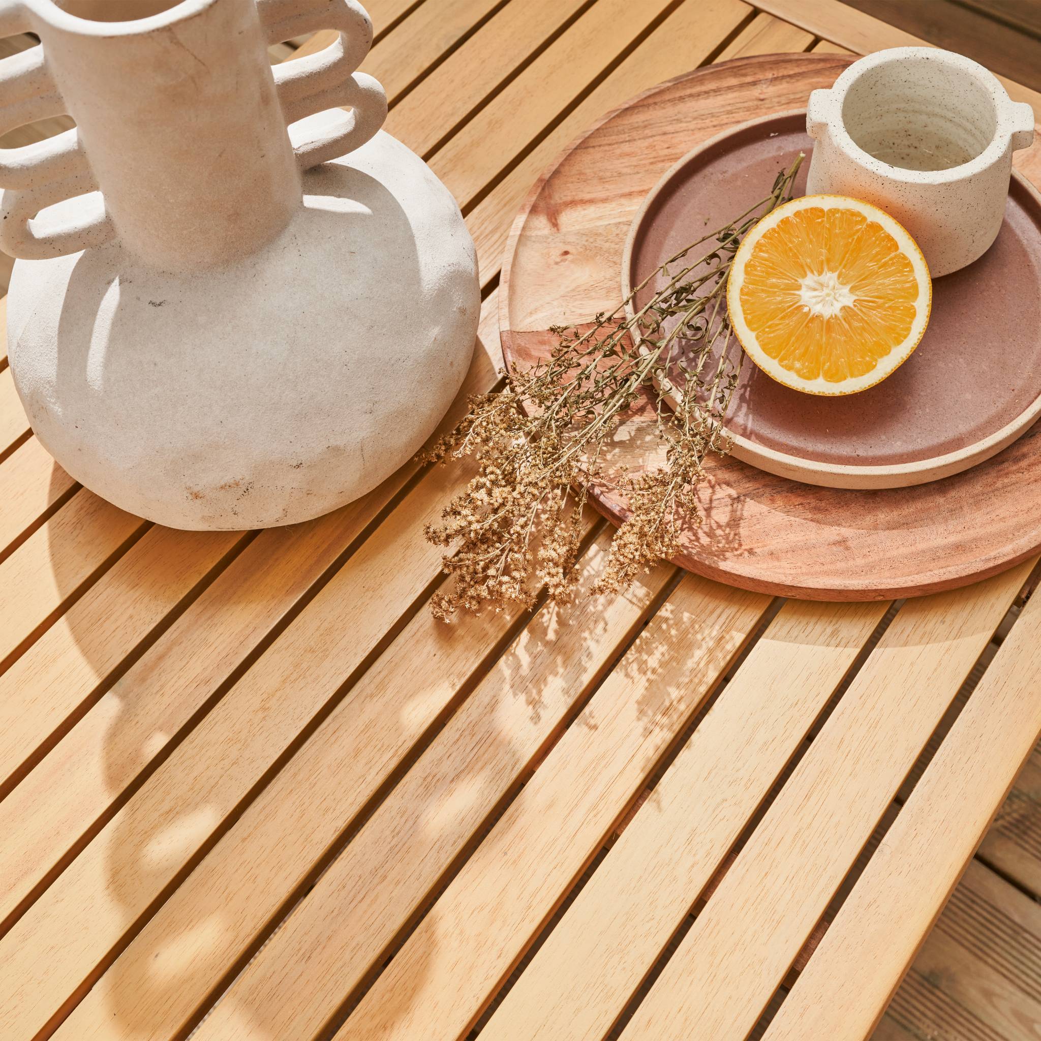 Salon de jardin ALCIRA 4 places en bois d'acacia et cordes beiges et coussins beiges. 1 canapé 2 pl + 2 fauteuils + 1 table basse