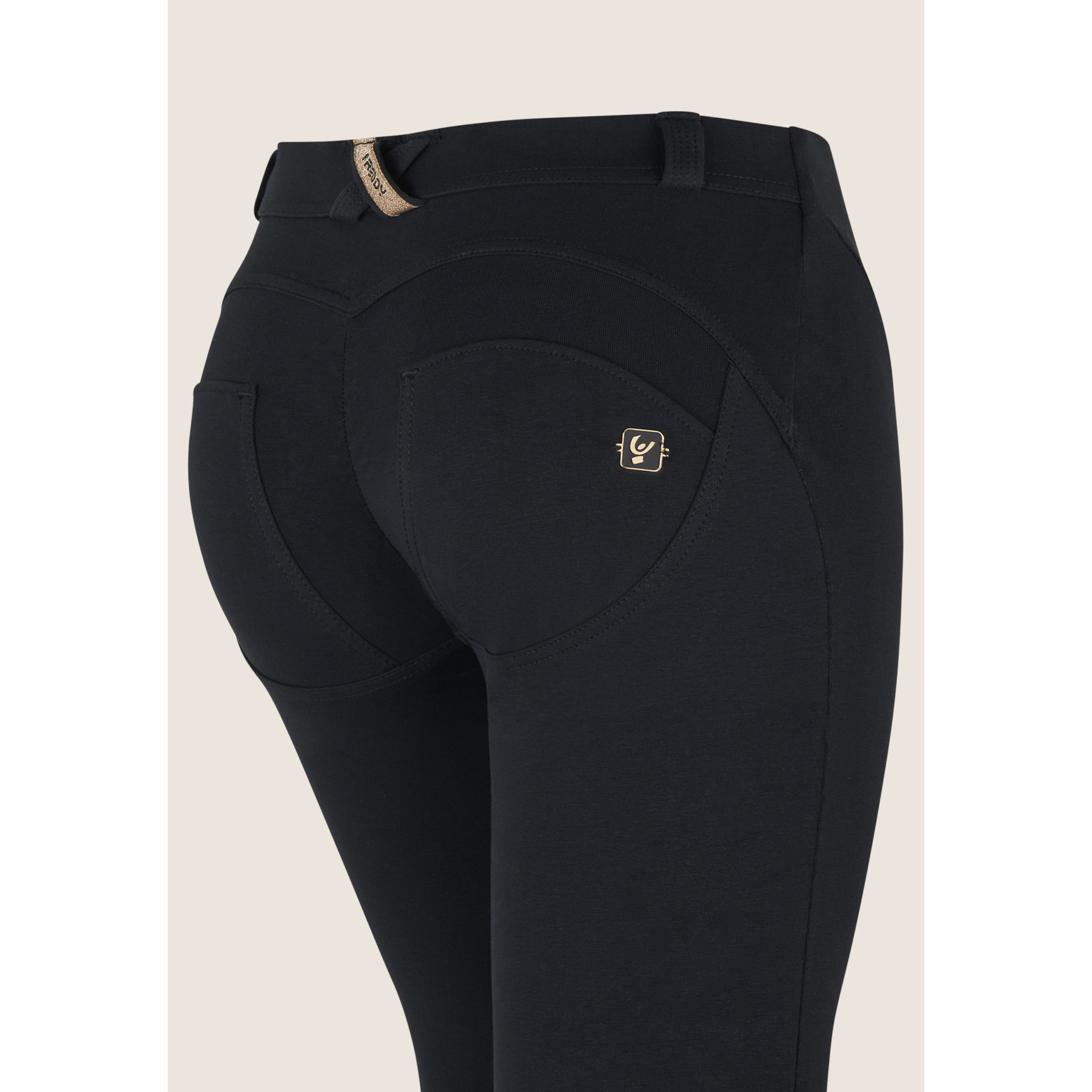 Pantaloni push up WR.UP® vita bassa e fondo super flare
