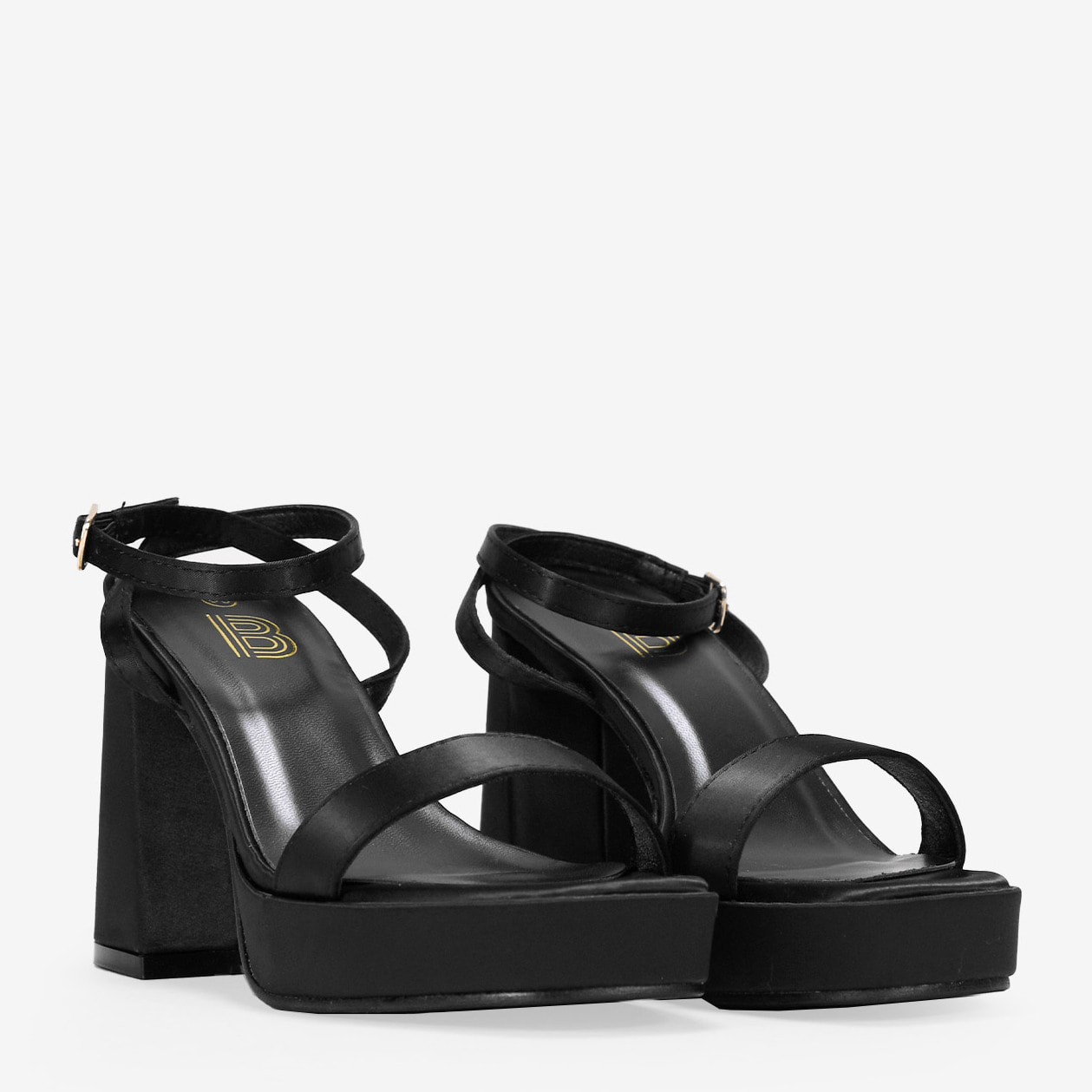 Sandalias de tacón campana negras