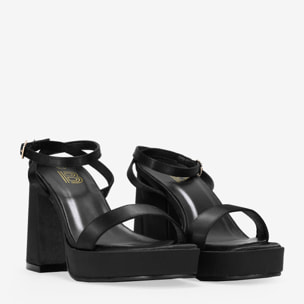 Sandalias de tacón campana negras