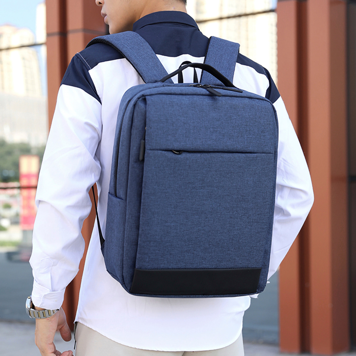 DAM Mochila multi compartimento porta Laptop 15,6". Alta resistencia. Toma USB externa, salida de auriculares. 30x12x40 Cm. Color: Azul