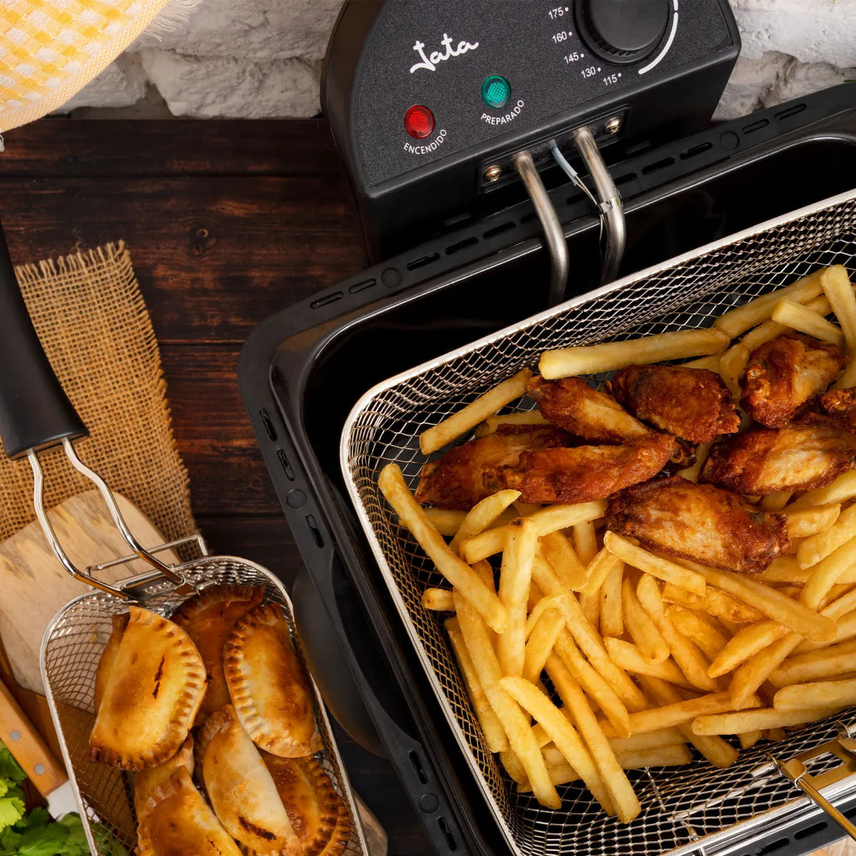 Freidora aceite JATA FR700 de 3,2 litros. Temperatura regulable. Cuba extraíble. Fácil limpieza