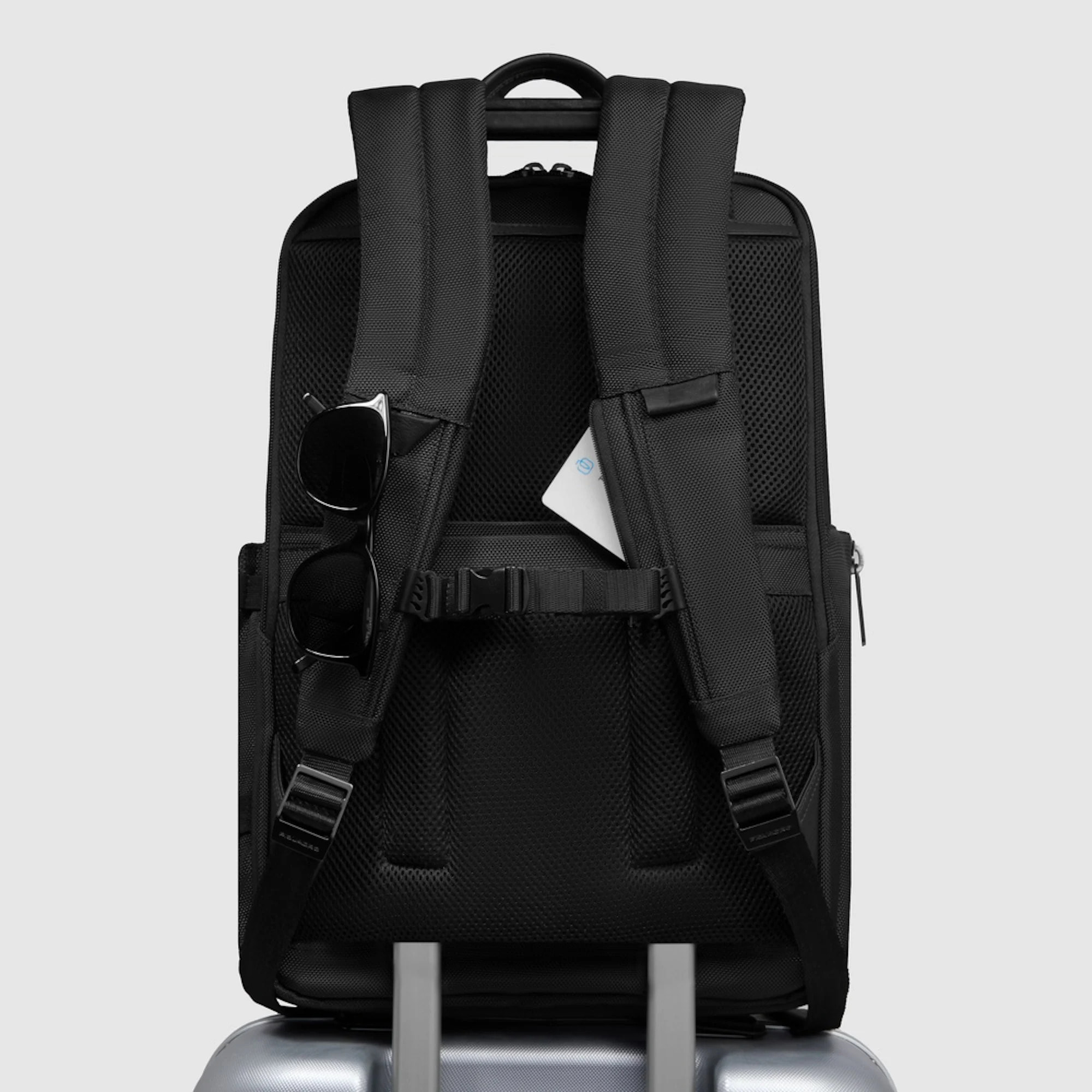 Piquadro Zaino da viaggio per PC e iPad®Pro 12,9 in tessuto riciclato e pelle, compatibile con easyJet