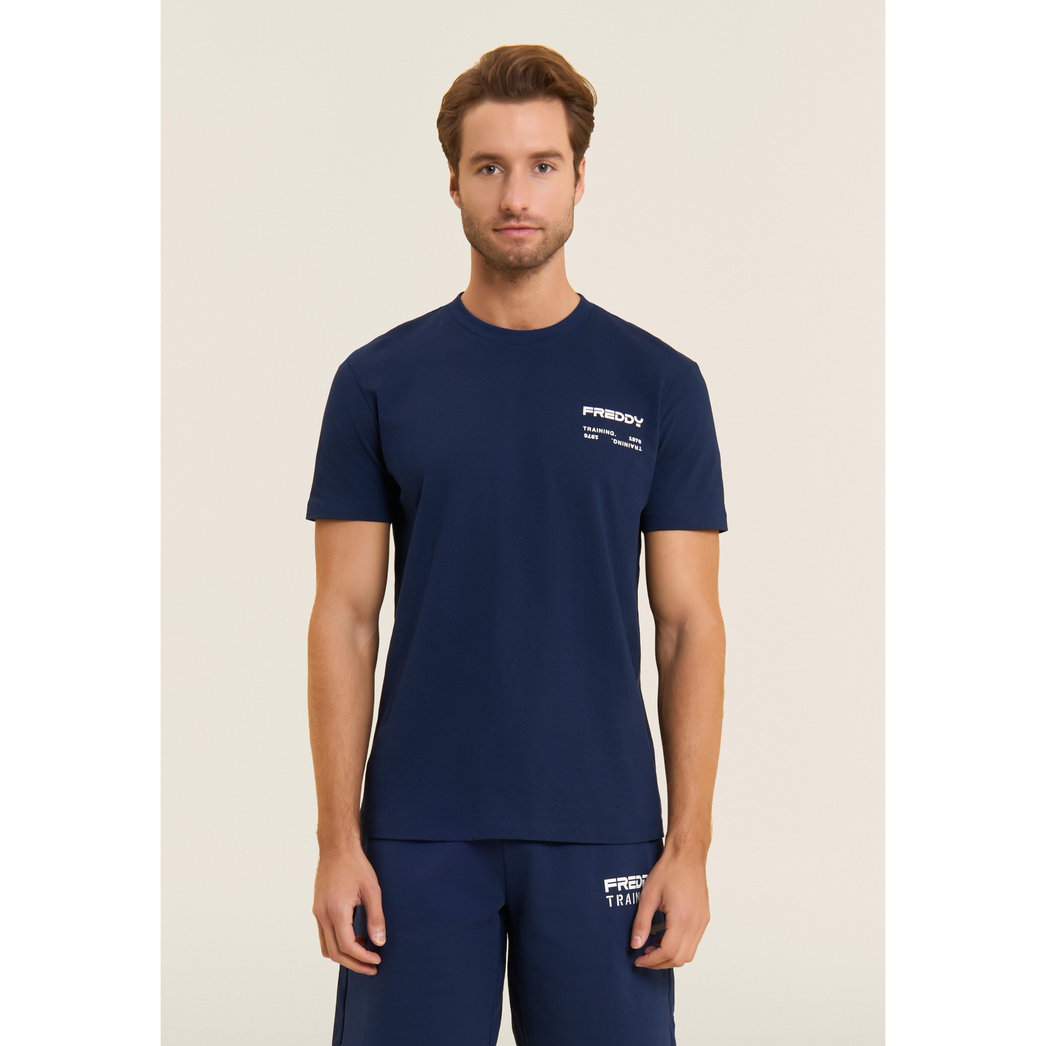 T-shirt in cotone con logo effetto gommato