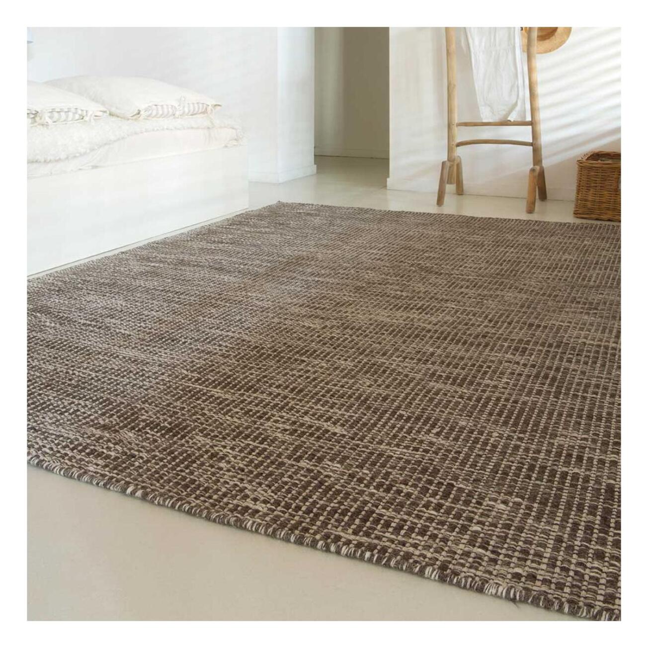 Tapis kilim fait main en laine motif uni PEVI