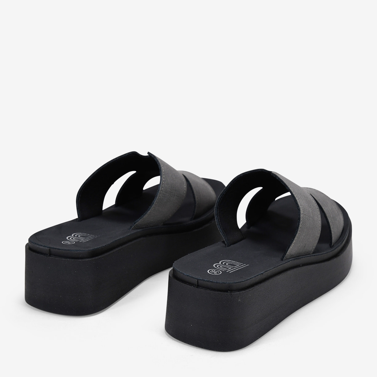Sandalias plataforma negras con brillo