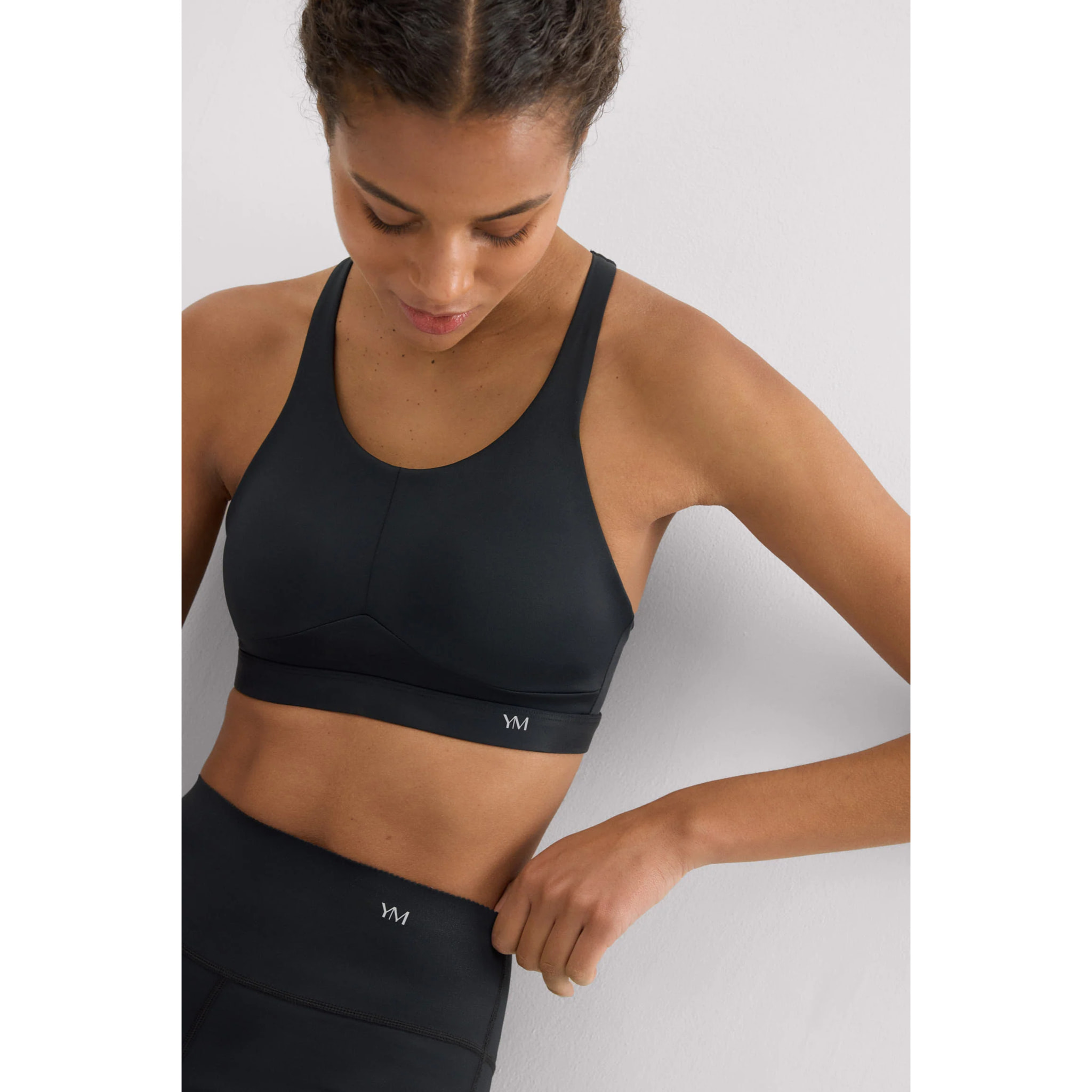Reggiseno sportivo ad alto sostegno con spalline regolabili in nero
