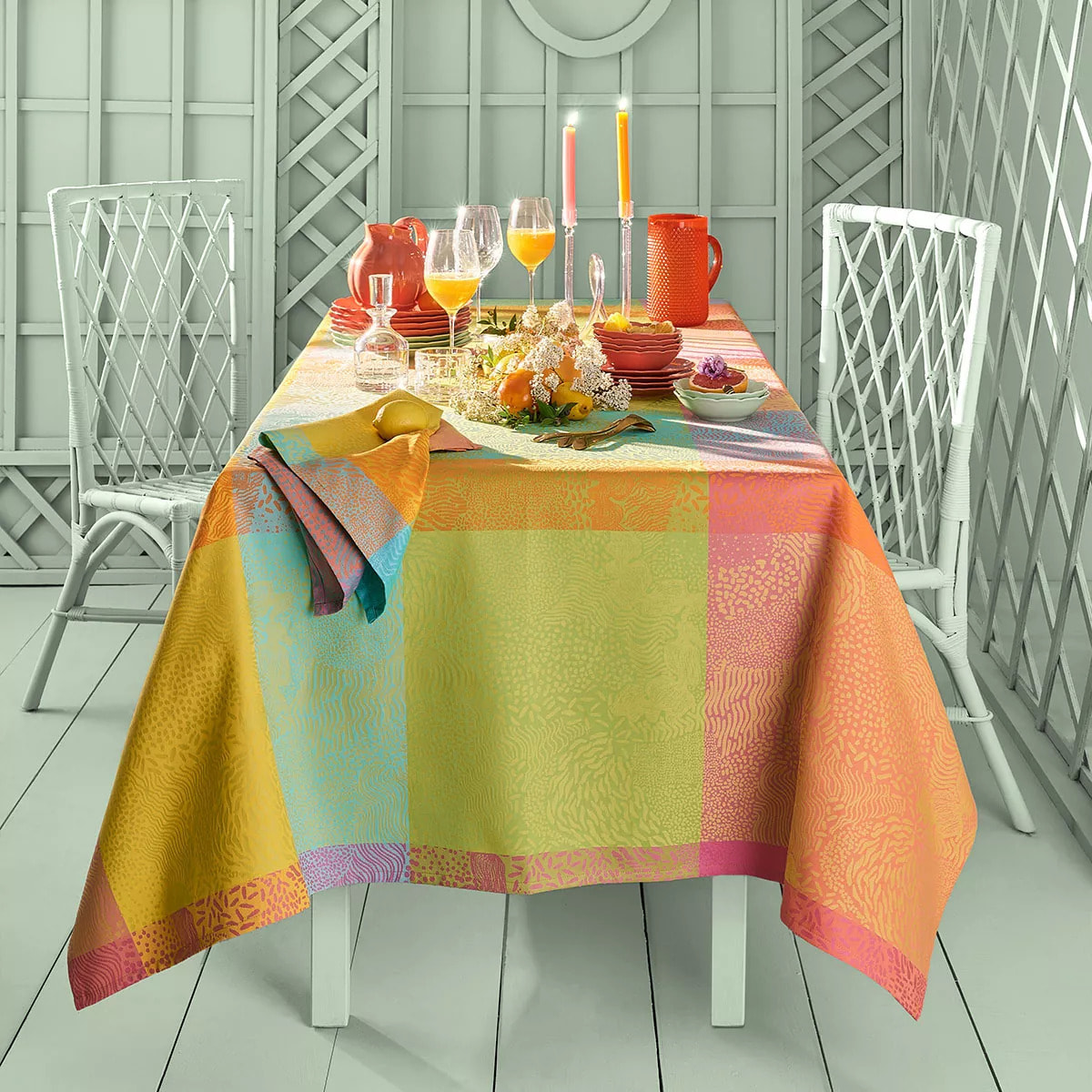 Nappe pur coton enduit motif jacquard bleu jaune orange Mille vagues exotique