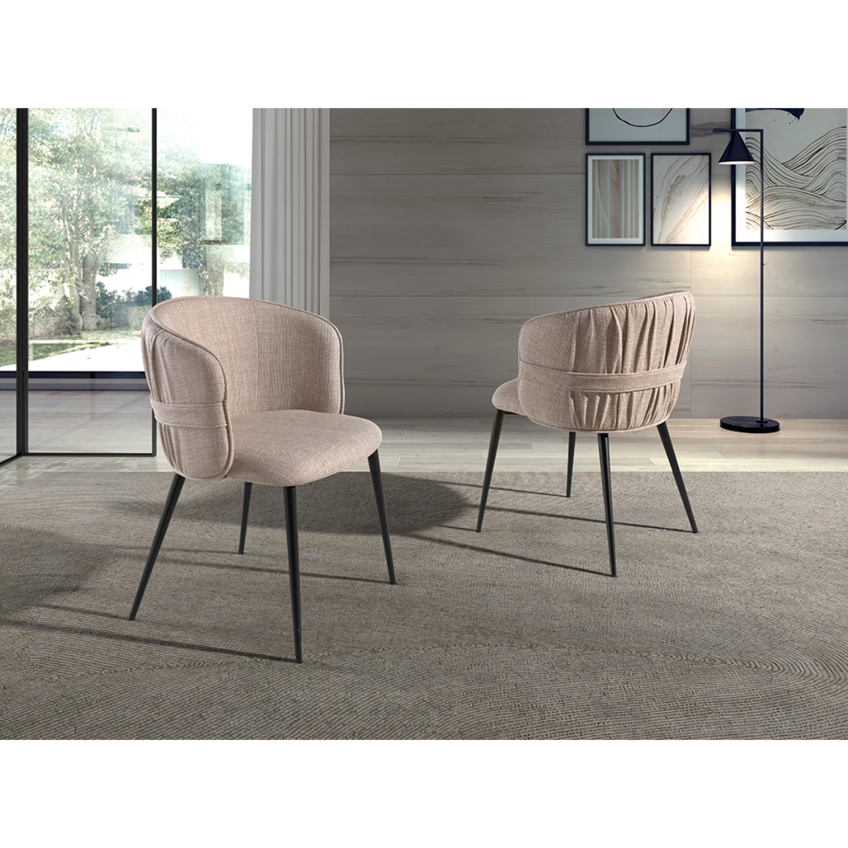 Silla Angel Cerdá con asiento y respaldo tapizados en tela en marrón patas de acero inoxidable en negro mate 58x58x77cm