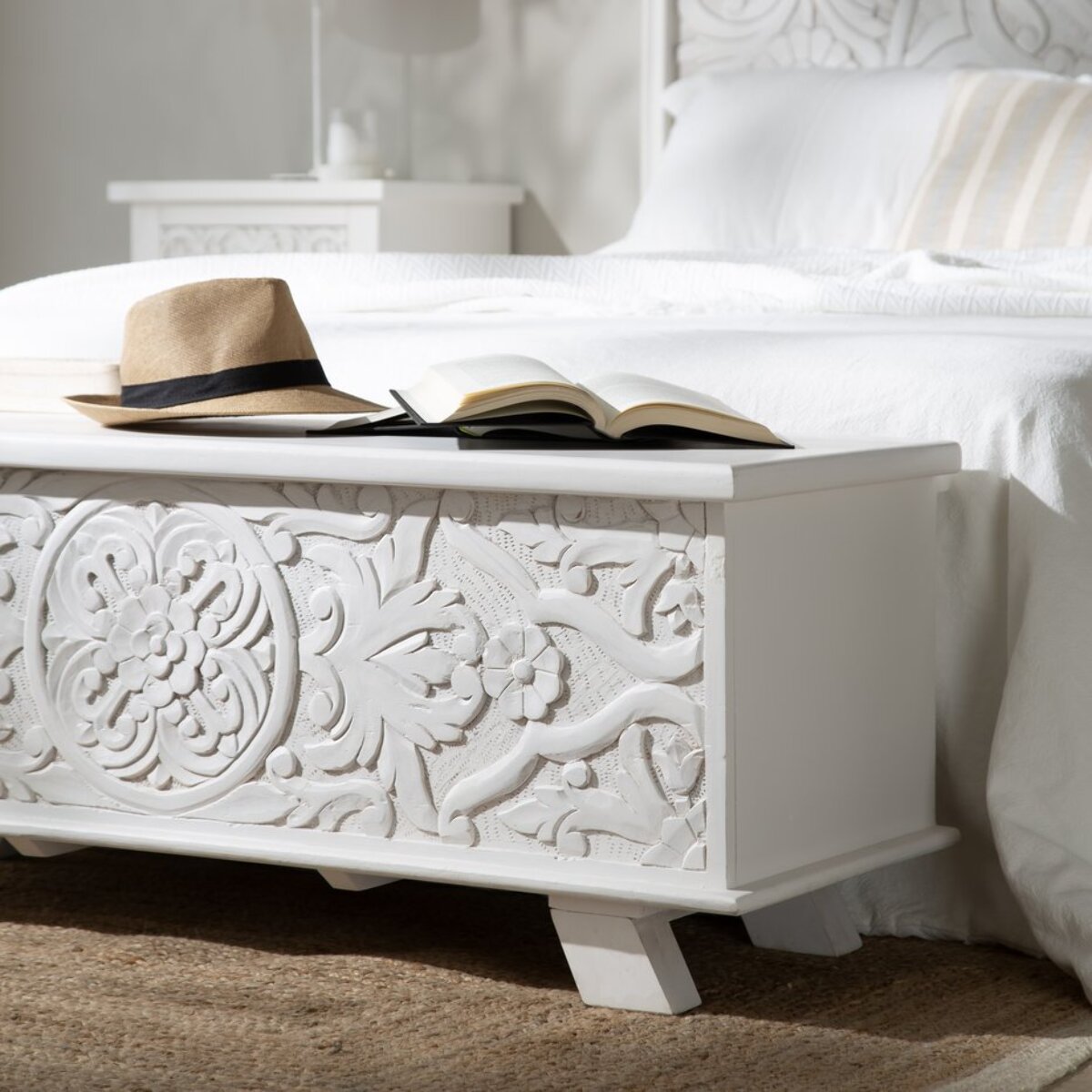 Coffre Indira -bois massif de manguier-couleur blanc brossé 120 x 45 x 47 cm