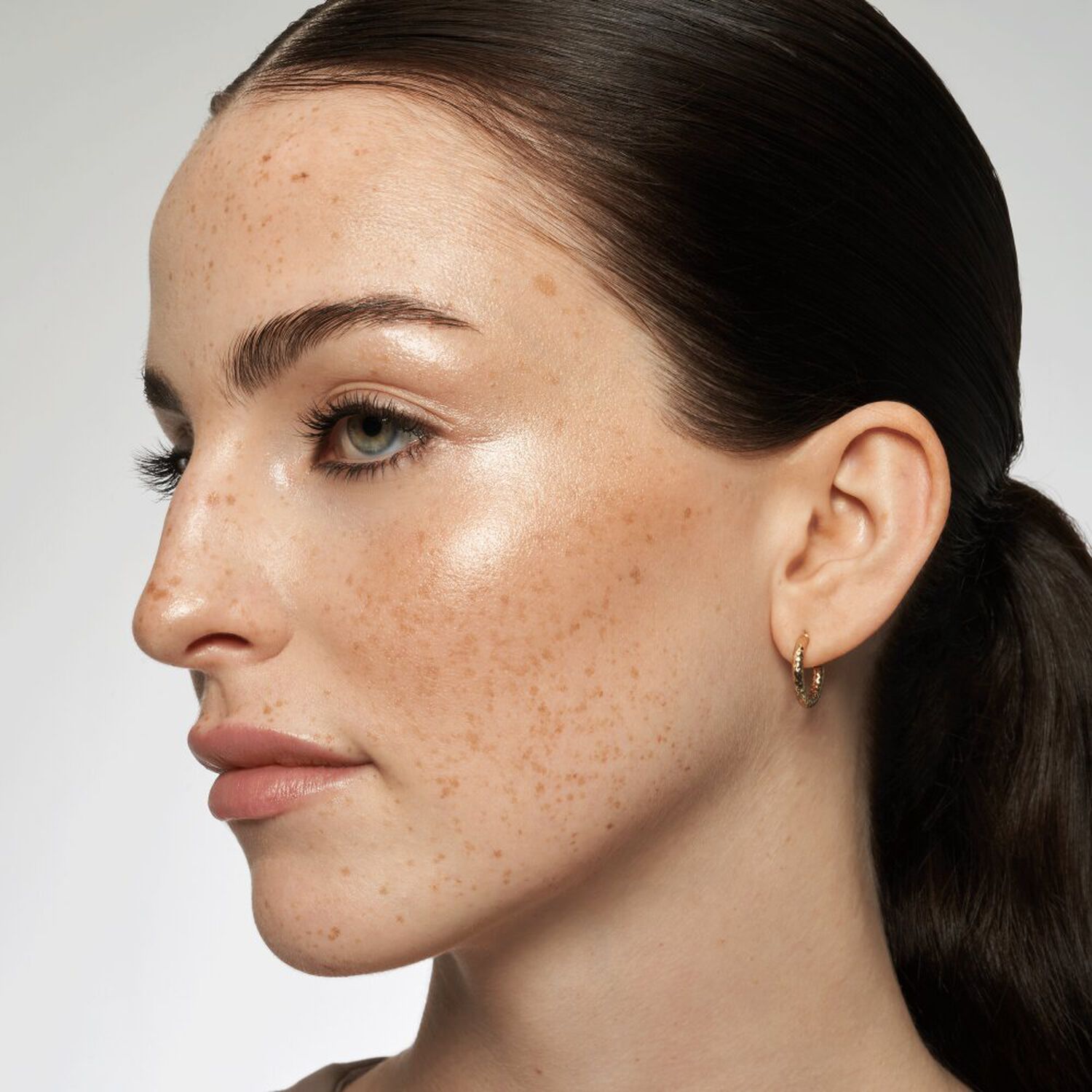 All Over Glow Tint - Illuminateur Liquide Yeux et Joues