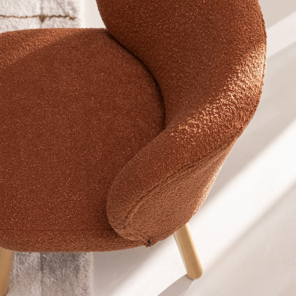 Raph - Fauteuil en tissu bouclette et bois : Couleur - Rouille