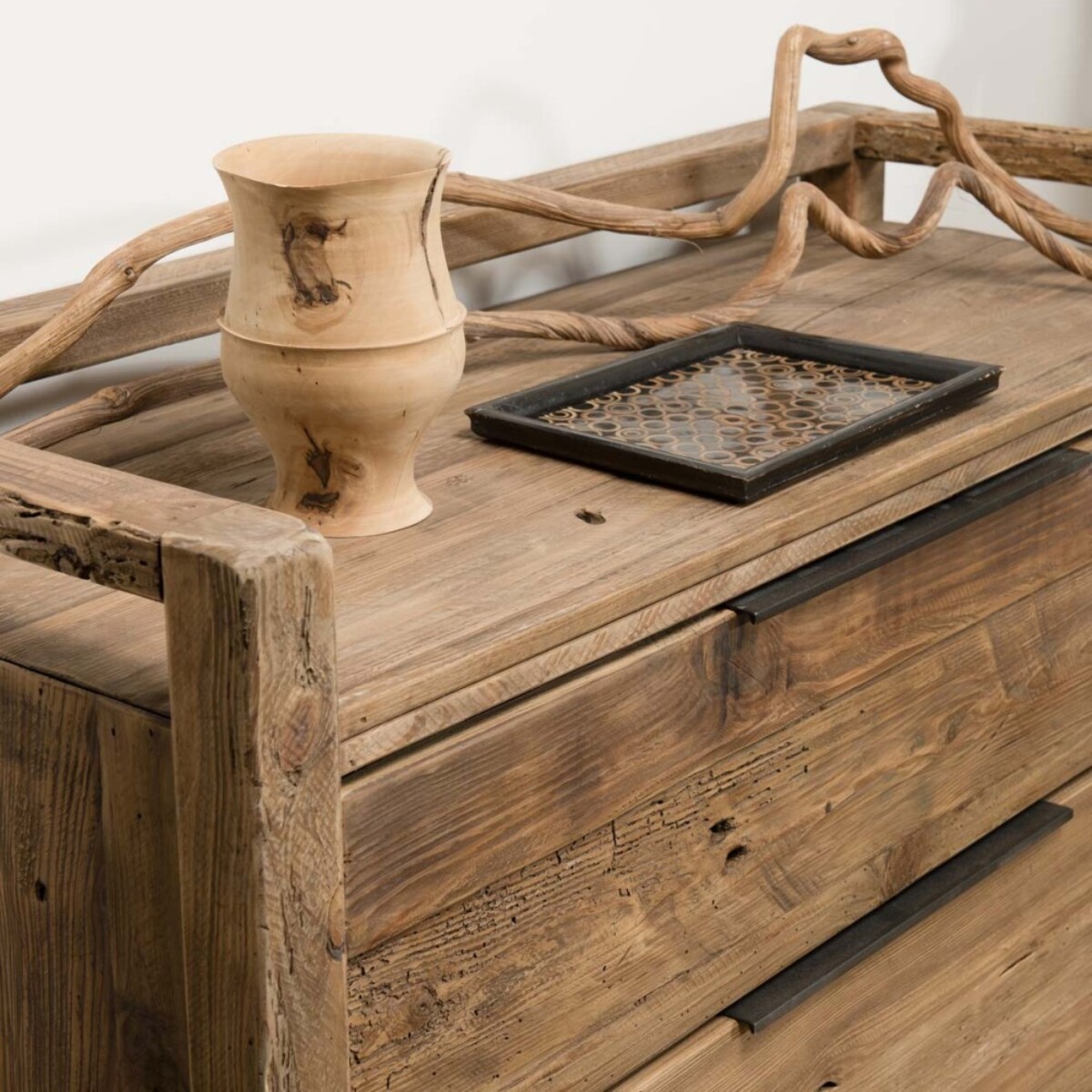 SANDY - Commode marron 2 tiroirs bois Pin recyclé poignées métal noir