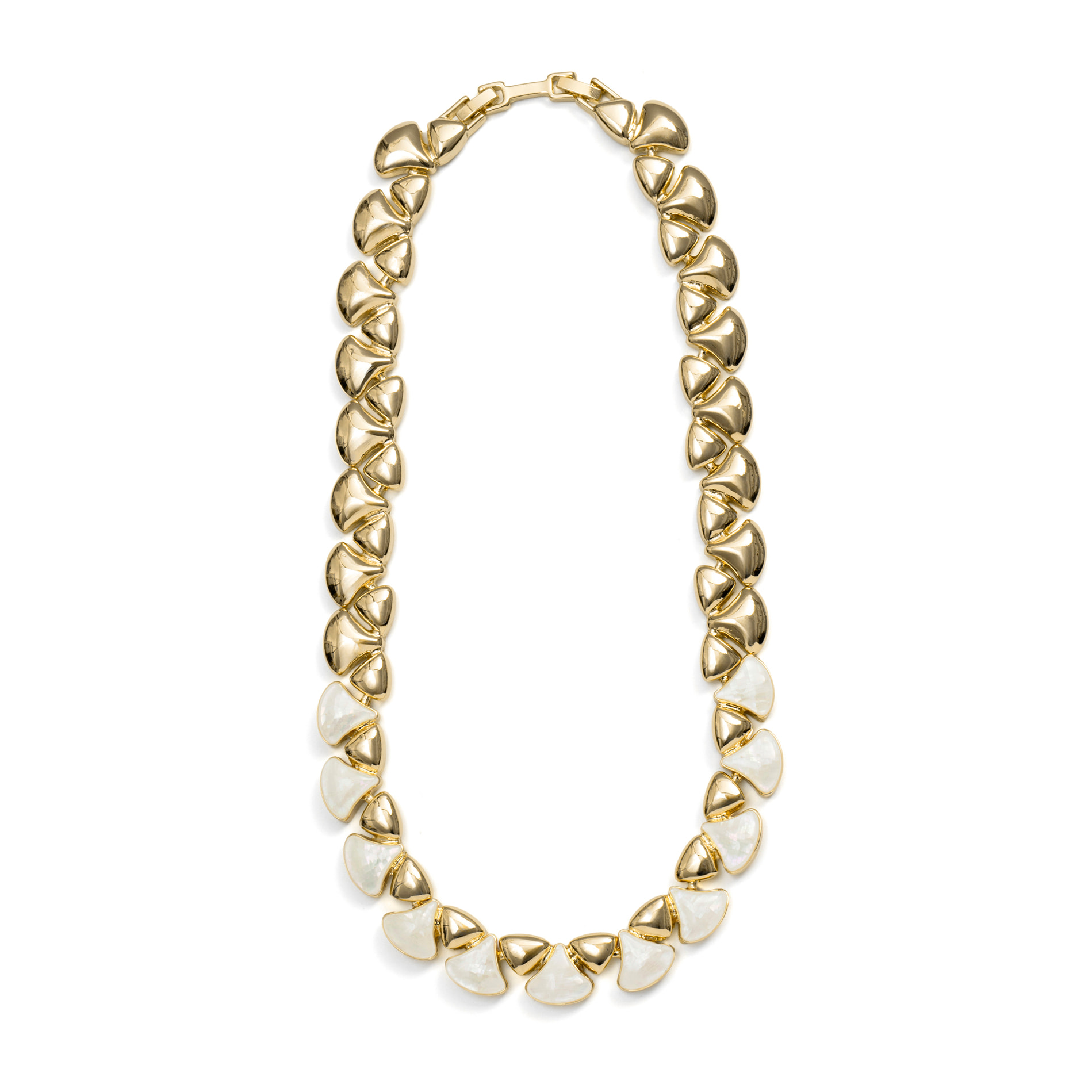Collar de Madreperla Blanca acabado en oro amarillo de 18k
