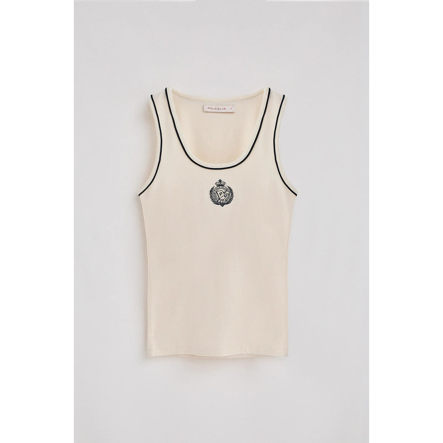 Camiseta color crudo de tirantes con escudo náutico