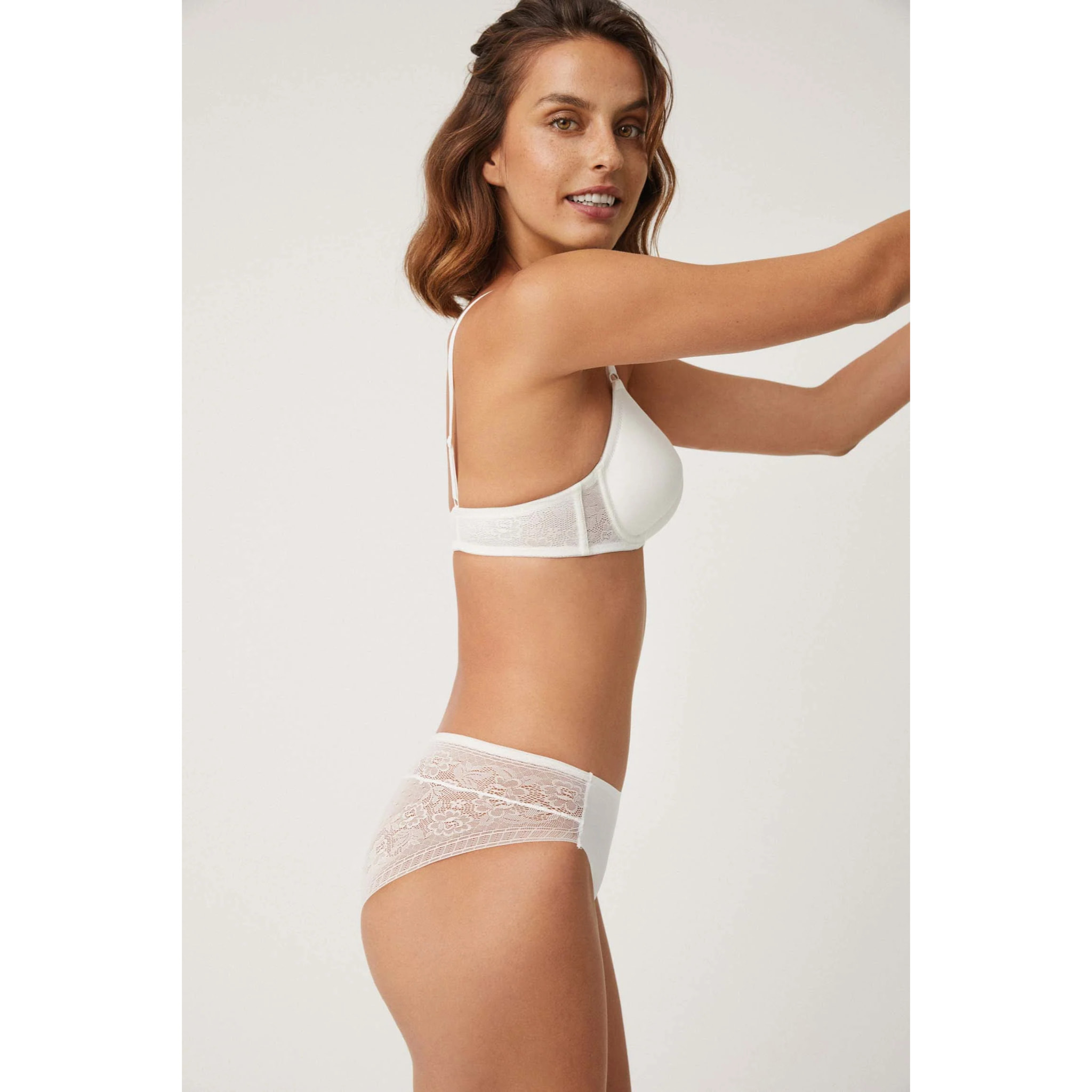 Mutandina midi invisibili con pizzo avorio